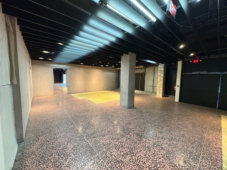 More Photos Of 215 W 9th St, Los Angeles Apartments For Lease