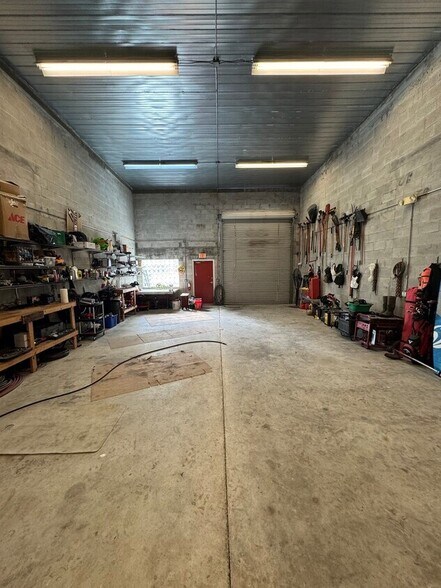 More Photos Of 615-635 NW Biltmore Street, Port Saint Lucie Warehouse For Sale
