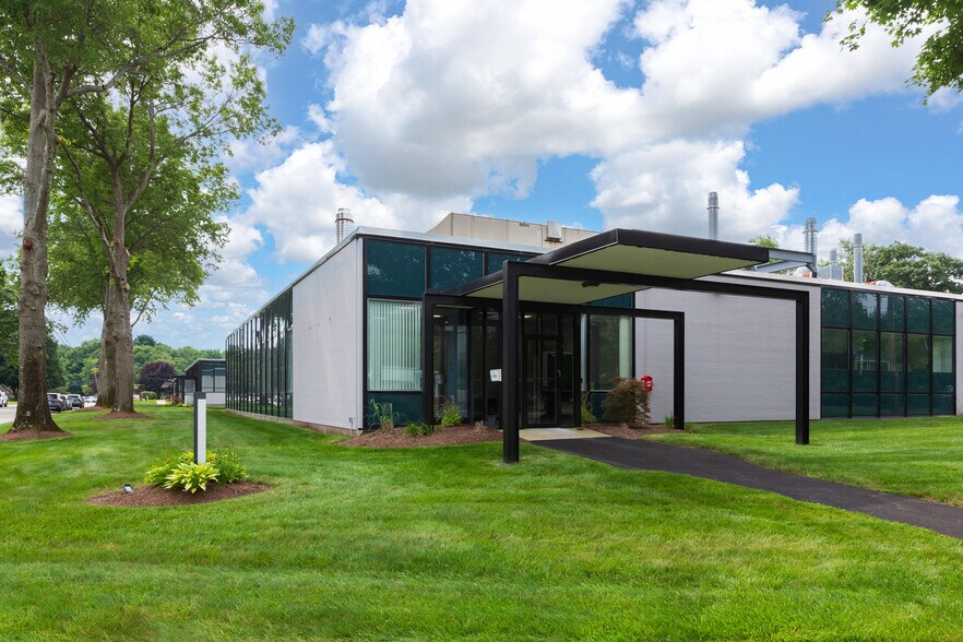 More Photos Of 1 Strathmore Rd, Natick Research And Development For Lease