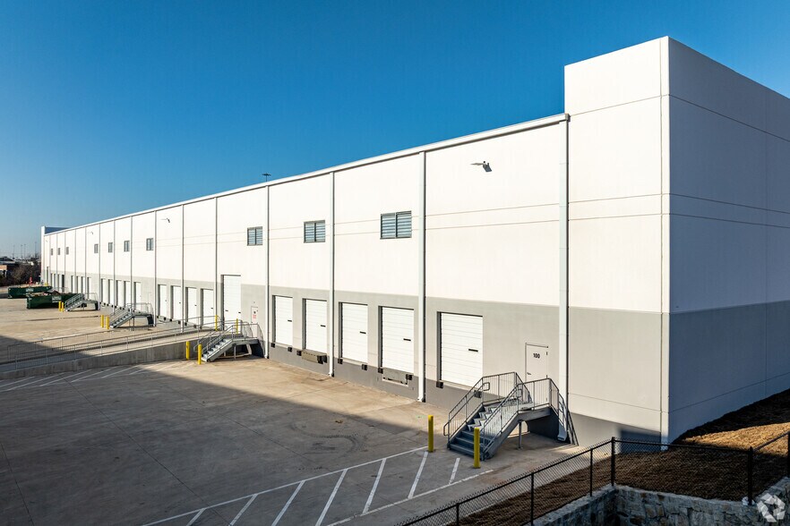 More Photos Of 3210 N Central Expy, McKinney Unknown For Lease