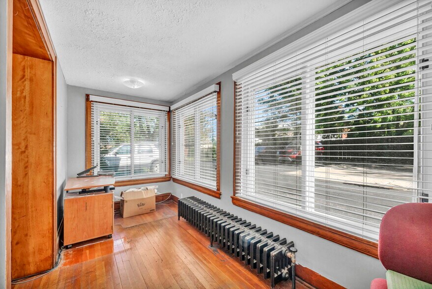 More Photos Of 881 E 222nd St, Euclid Office Residential For Sale
