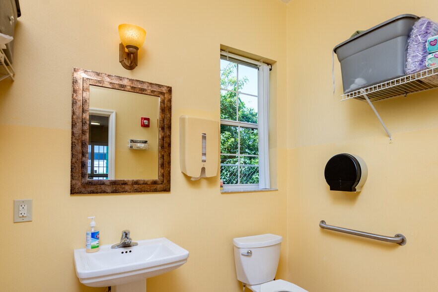 More Photos Of 422 Martin Rd SE, Palm Bay Daycare Center For Sale