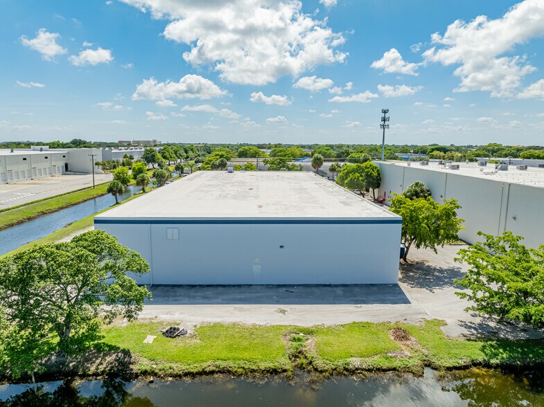 More Photos Of 6630 NW 16th Ter, Fort Lauderdale Warehouse For Lease