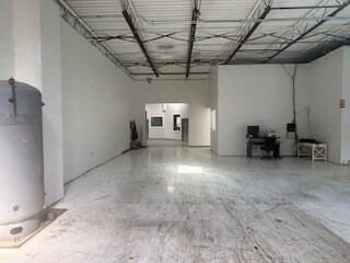 More Photos Of 3104 S Homan Ave, Chicago Warehouse For Lease