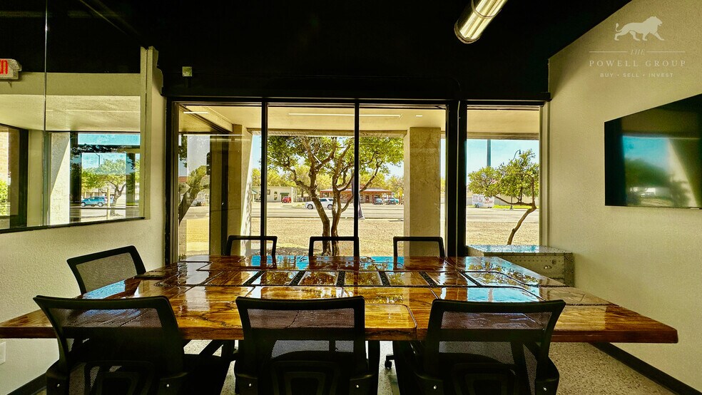 More Photos Of 3610 34th St, Lubbock Office For Sale