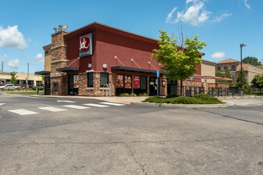 More Photos Of 808 NW State Route 7, Blue Springs Fast Food For Lease
