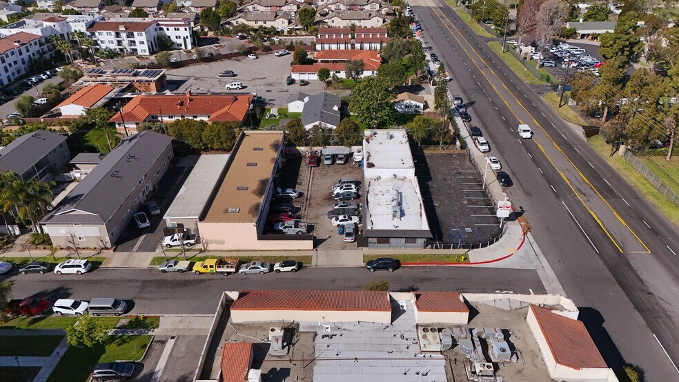 More Photos Of 7852 Bolsa Ave, Midway City Auto Repair For Sale