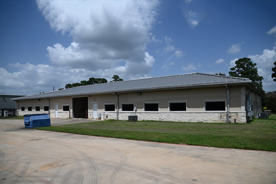 More Photos Of 21613 Rhodes Rd, Spring Office For Lease