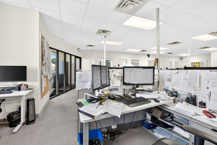 More Photos Of 5495 Canotek Rd, Ottawa Research And Development For Lease