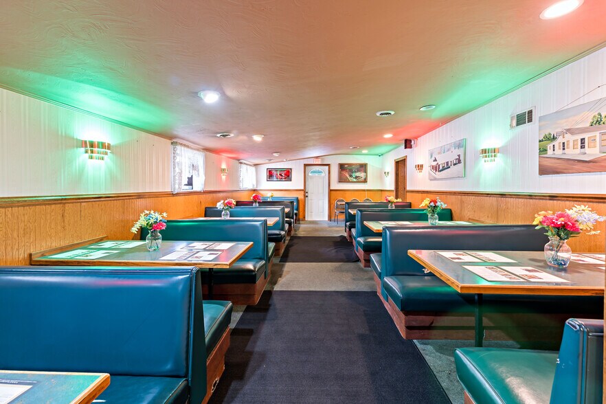 More Photos Of 180 Butler Rd, Saxonburg Restaurant For Sale