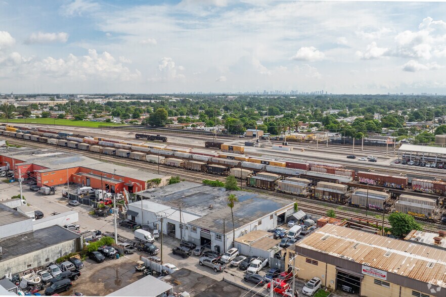 More Photos Of 4305-4325 E 11th Ave, Hialeah Warehouse For Sale