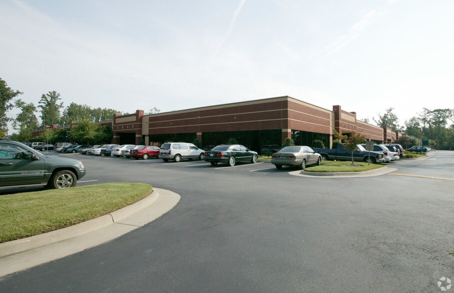 More Photos Of 400 Butler Farm Rd, Hampton Office For Lease