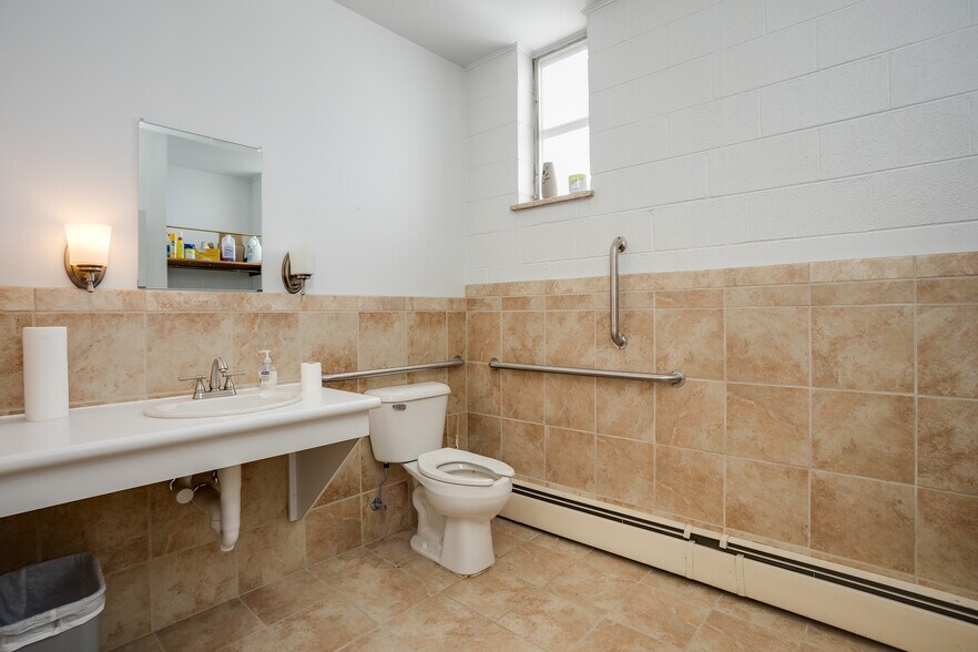 More Photos Of 101 W Victory Way, Craig Office For Sale