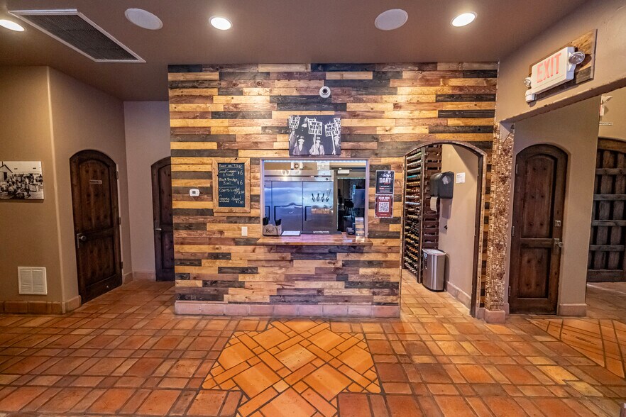 More Photos Of 3015 Hualapai Mountain Rd, Kingman Office For Sale