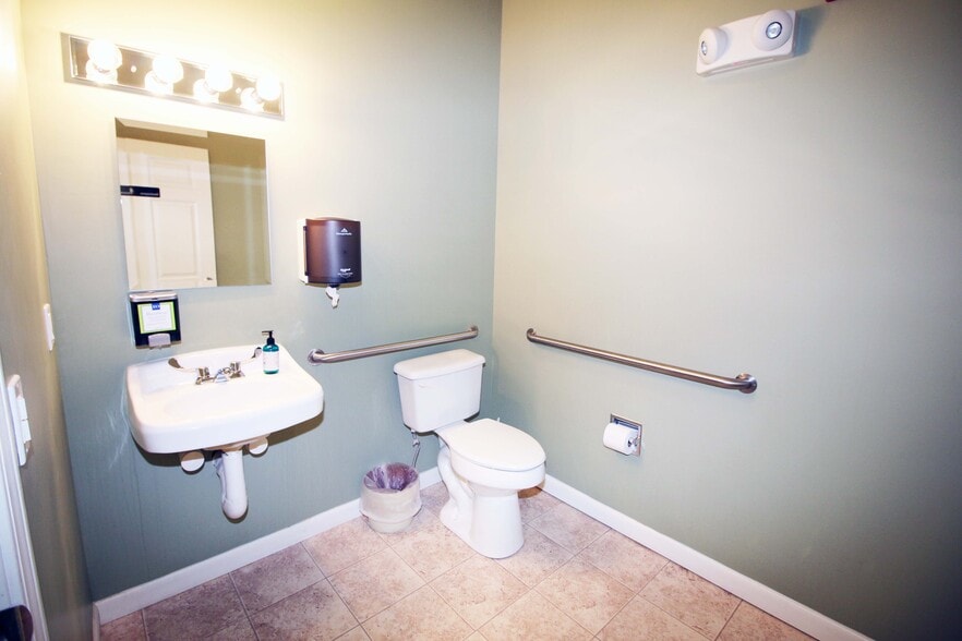 More Photos Of 845 N Main St, Providence Medical For Sale
