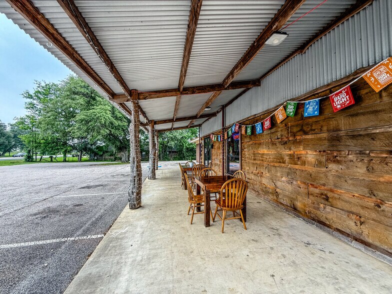 More Photos Of 1711 E Main St, Madisonville Restaurant For Sale
