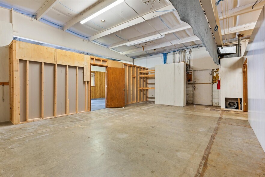 More Photos Of 203 Hillcrest Dr, Laurens Storefront Retail Office For Lease