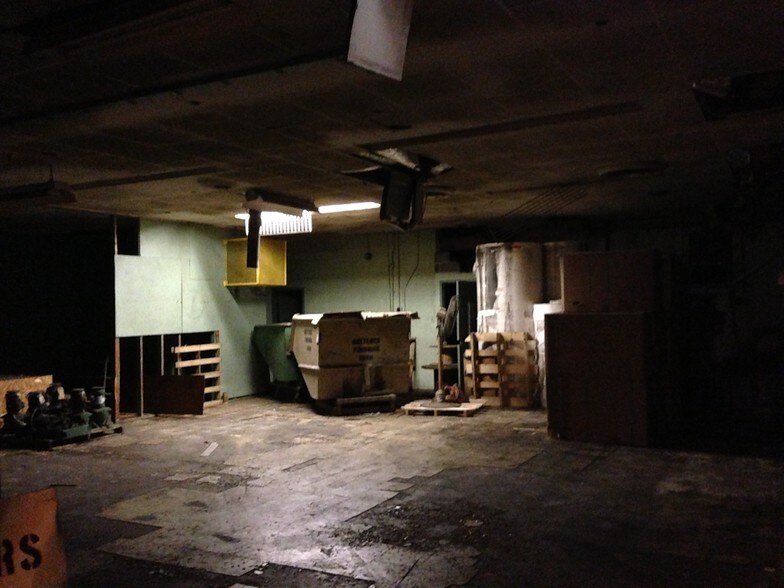 More Photos Of 157 Columbia St, Lee Warehouse For Sale