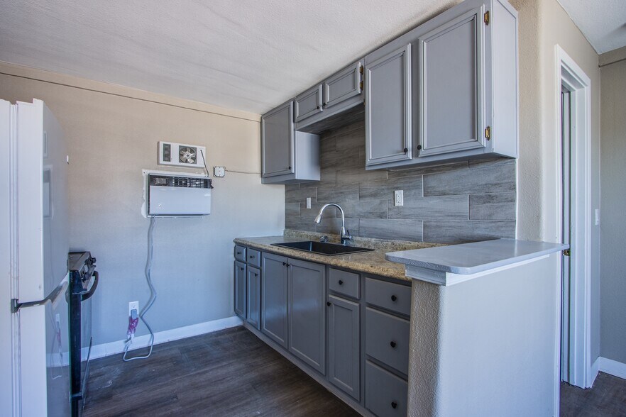 More Photos Of 612 W Washington Ave, Las Vegas Multifamily For Sale