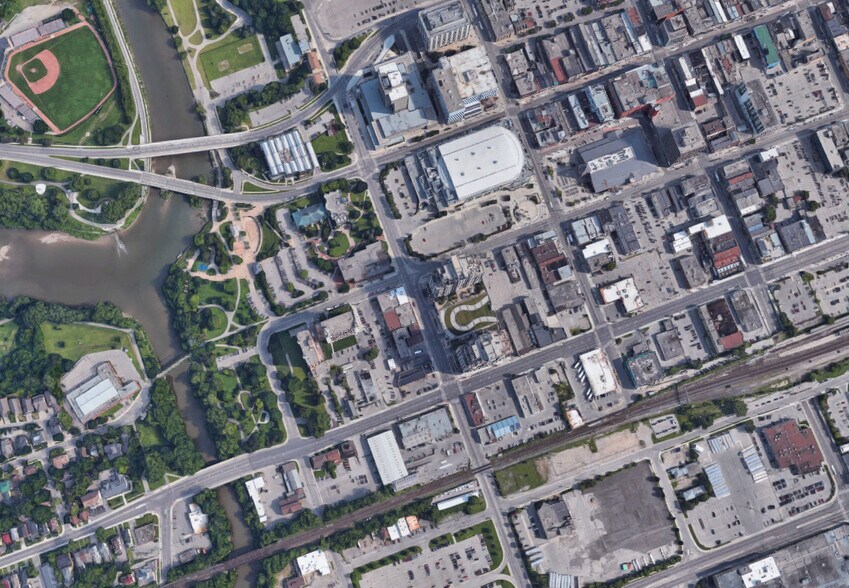 More Photos Of 45 King St, London General Retail For Lease