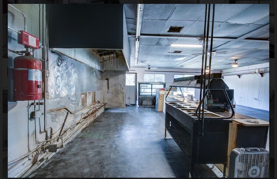 More Photos Of 1916 Cedar Dr, La Marque Restaurant For Lease