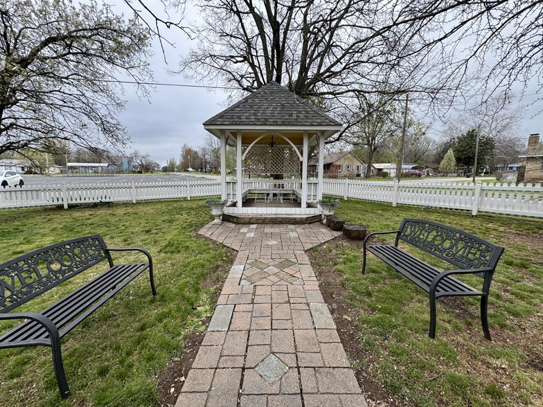 More Photos Of 224 W Chickasaw St, Tahlequah Hospitality For Sale