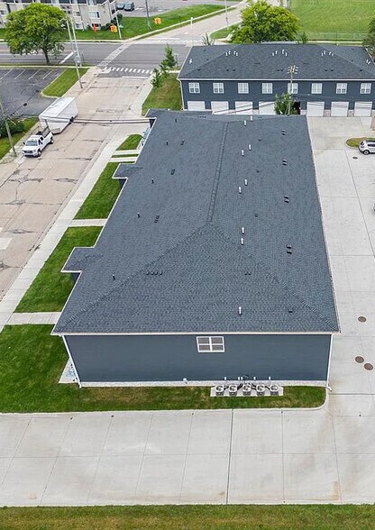 More Photos Of 1241 E Woodward Heights Blvd, Hazel Park Apartments For Sale