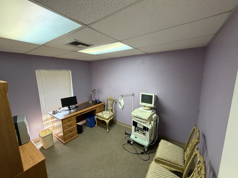 More Photos Of 2595 Tampa Rd, Palm Harbor Office For Sale
