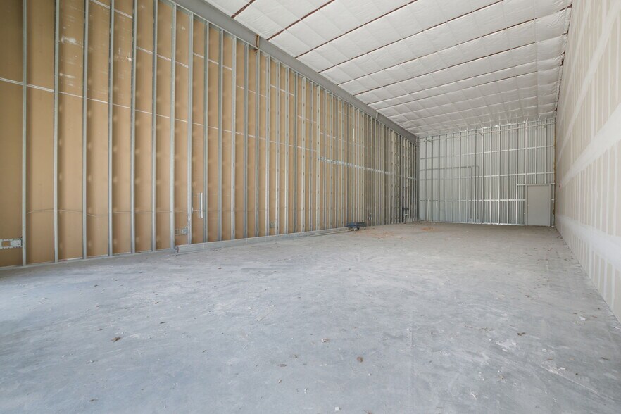 More Photos Of 1009 E 4th St, Lampasas Storefront For Lease