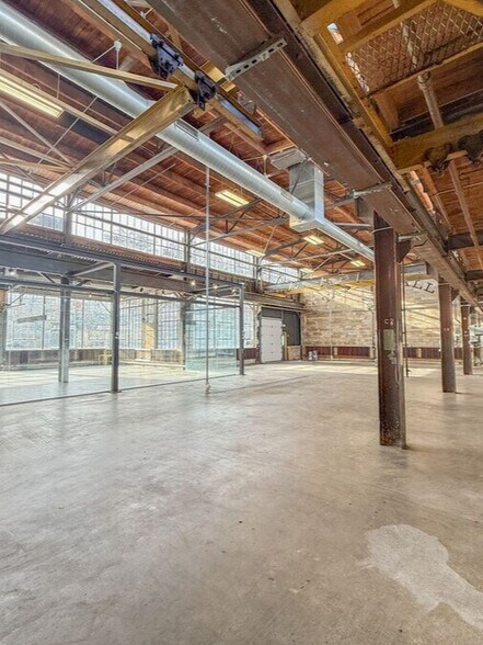 More Photos Of 1618-1620 Central Ave NE, Minneapolis Warehouse For Lease