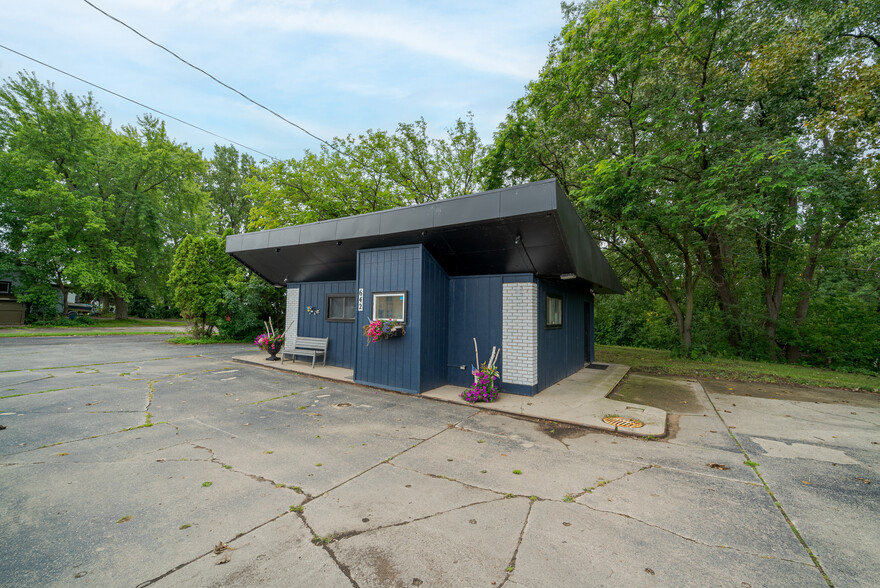 Primary Photo Of 642 Main St, Neenah Office For Sale