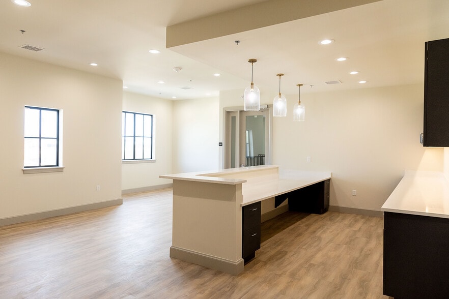 More Photos Of 3030 NW 164th, Edmond Medical For Lease