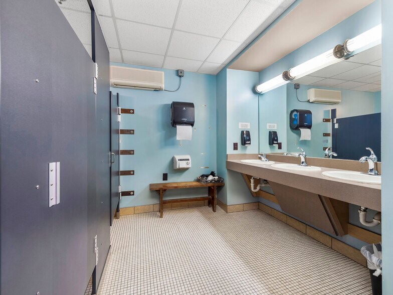 More Photos Of 39 N Lexington Ave, Asheville Storefront Retail Office For Sale