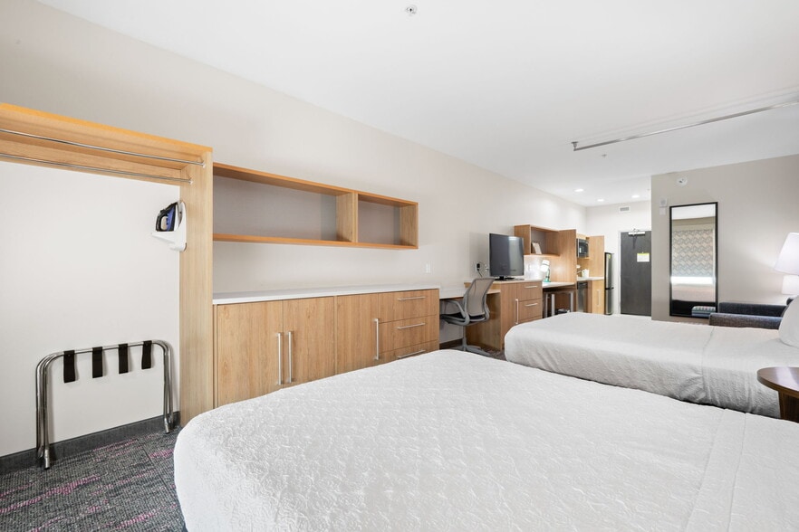 More Photos Of 5401 SW Loop 820, Fort Worth Hotel For Sale