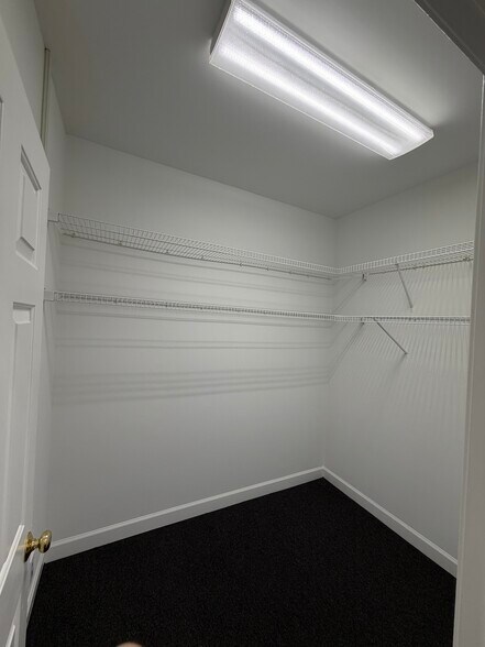 More Photos Of 1662 E Booker Dairy Rd, Smithfield Office For Lease