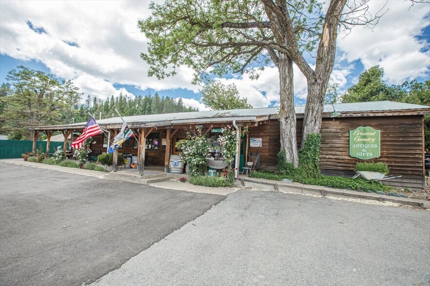 More Photos Of 15771 Main St, Crescent Mills Freestanding For Sale