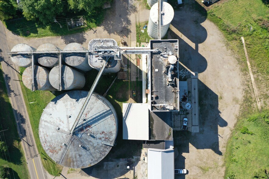 More Photos Of 945 Mill Rd, Loudonville Industrial For Sale