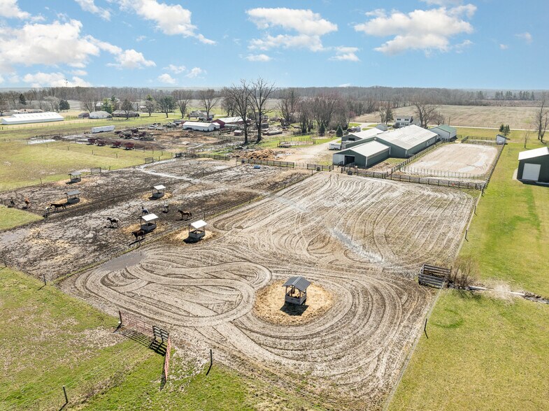 More Photos Of 7195 Singer Rd, Dayton Horse Stables For Sale