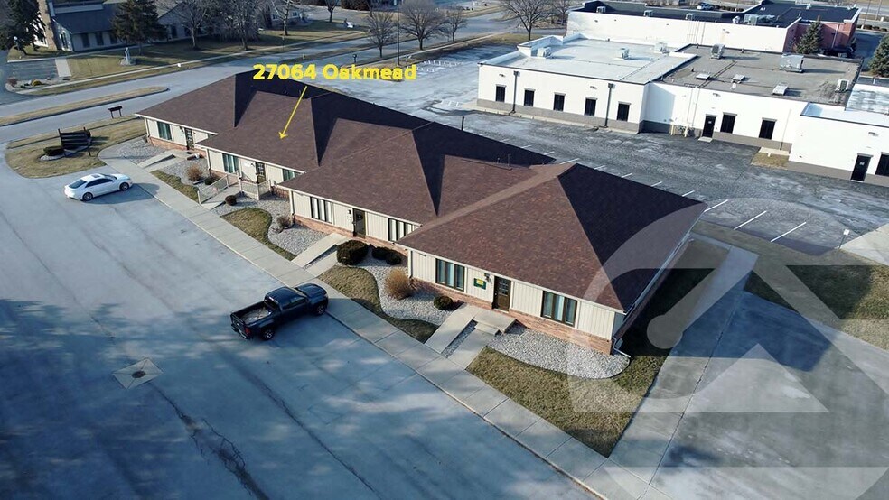 Primary Photo Of 27062-27100 Oakmead Dr, Perrysburg Medical For Lease