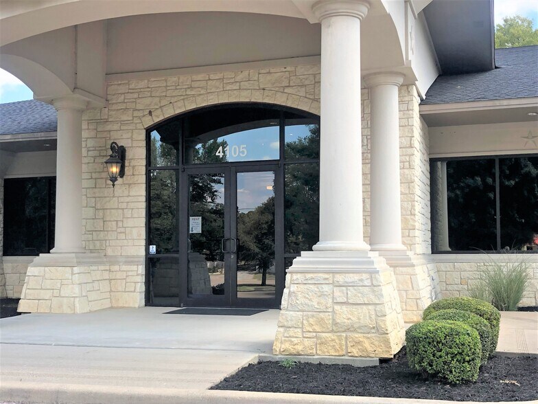 More Photos Of 4105 S Bowen Rd, Arlington Office For Lease