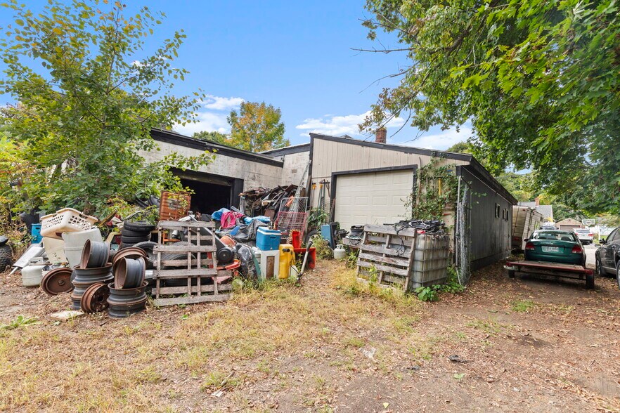 More Photos Of 334 Main St, Somersworth Auto Repair For Sale