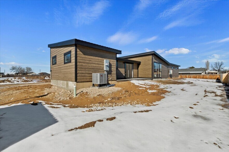 More Photos Of 362-436 W London St, Middleton Manufactured Housing Mobile Home Park For Sale