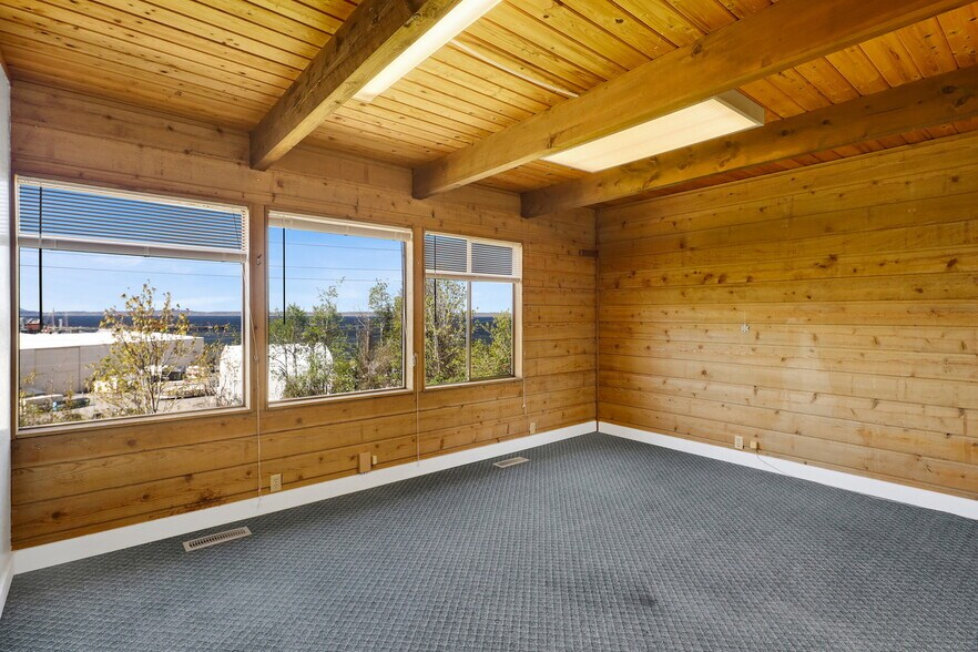 More Photos Of 1100 11th St, Bellingham General Retail For Lease