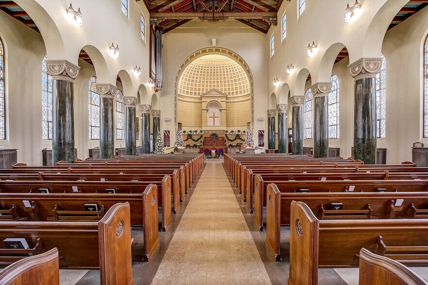 More Photos Of 1110 Guadalupe St, Austin Religious Facility For Lease