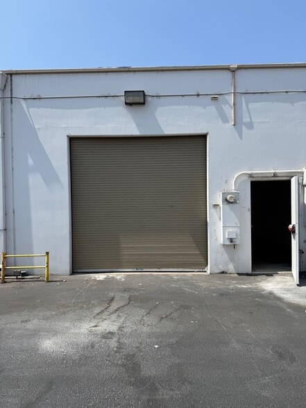 More Photos Of 7801-7807 Telegraph Rd, Montebello Flex For Lease