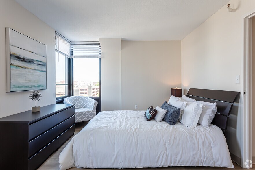 More Photos Of 10 Chestnut St, Springfield Multifamily For Sale