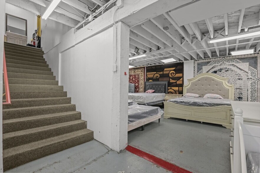 More Photos Of , Minneapolis General Retail For Sale