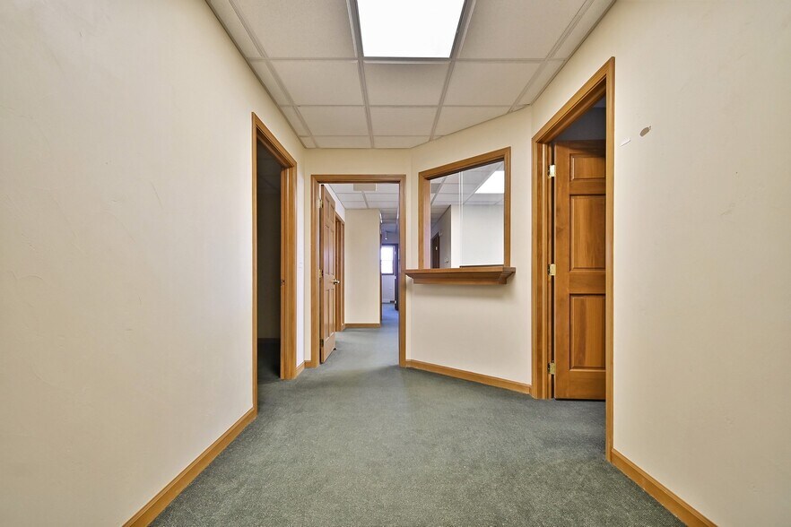 More Photos Of 425 S Adams St, Green Bay Office For Lease