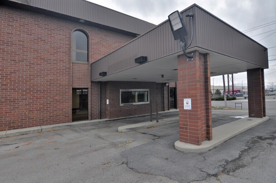 More Photos Of 1735 S 300 W, Salt Lake City Auto Dealership For Lease