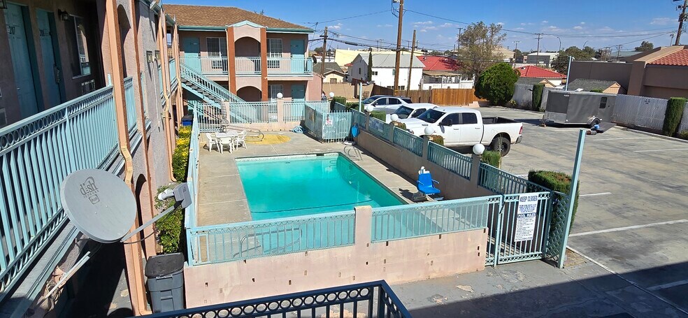 More Photos Of 16352 Sierra Hwy, Mojave Hotel For Sale